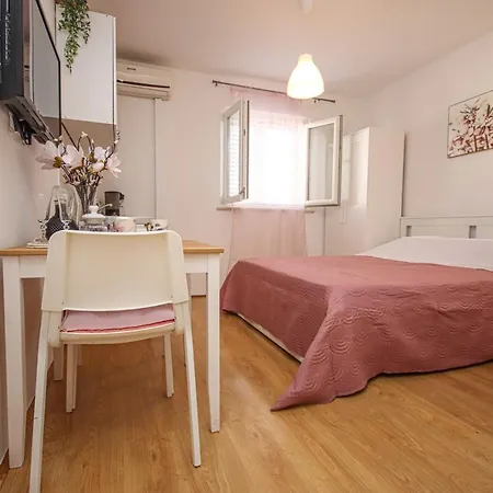 Nina Apartment