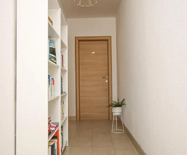 Nina דירה קאבטאט