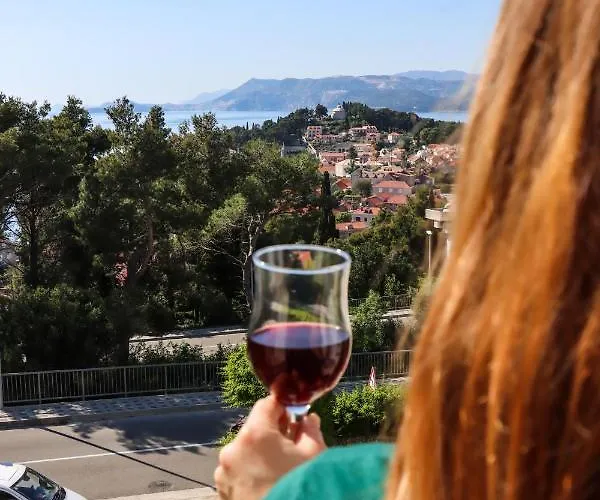 Nina דירה קאבטאט